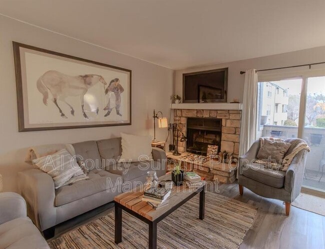 Foto del edificio - 16103 E Alaska Pl