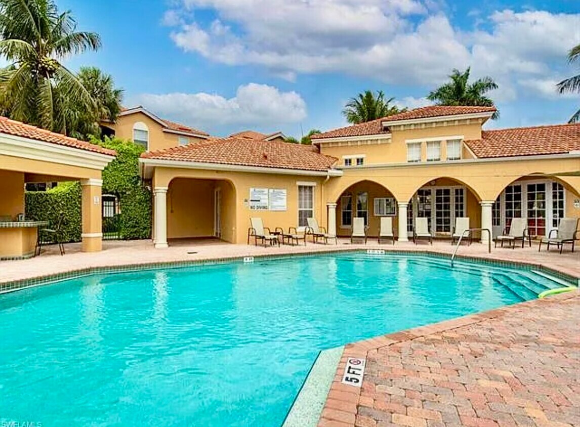 Foto principal - 8736 River Homes Ln