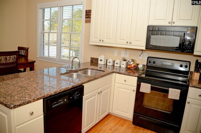 Foto del edificio - 319 Long Pointe Ln