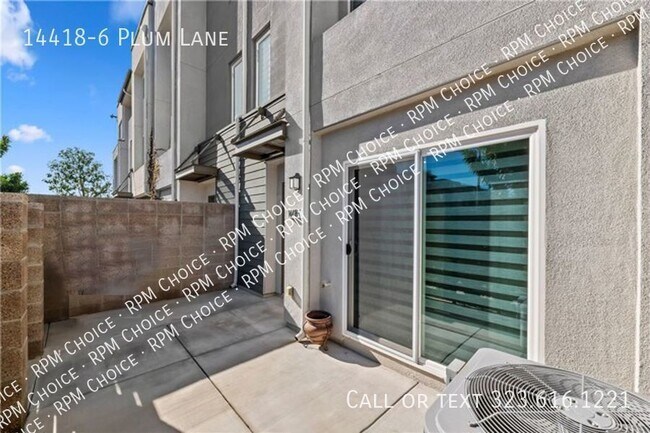 Building Photo - 4bd/3.5ba New Townhouse (corner unit) by K...
