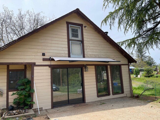 Building Photo - 6353 Forest Ln