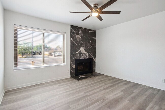 Foto del edificio - 2 Bedroom/2 Bath Condo in Phoenix