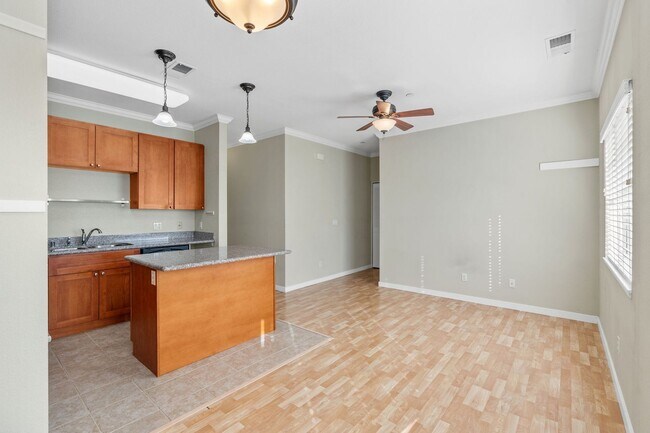 Building Photo - 225 Valley Oak Dr