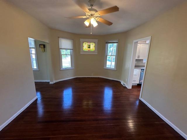 Building Photo - Large 1 Bedroom in Duplex Near XU and UC