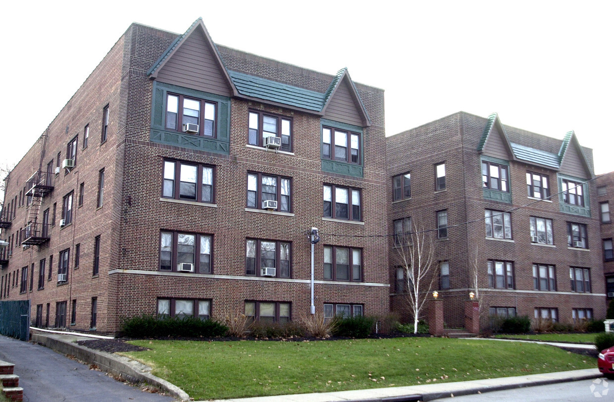 Building Photo - Lincoln Apartments