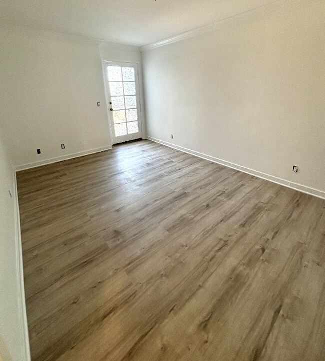 Foto del edificio - 555 Oak St