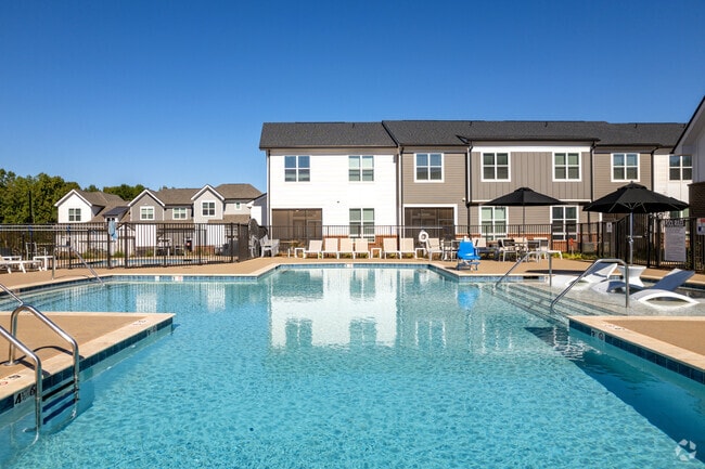Building Photo - Townhomes at Bridlestone