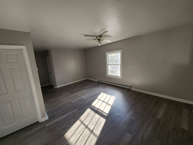 Building Photo - 408 NY-52