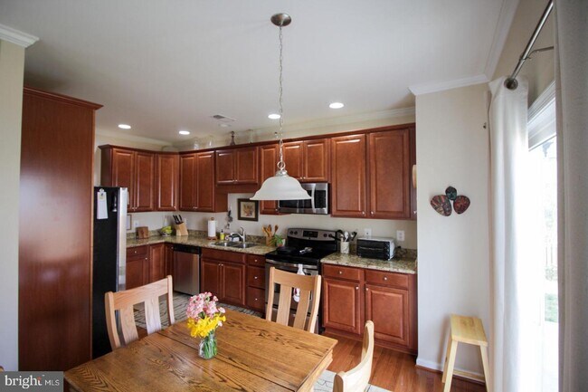 Building Photo - 130 Madison St