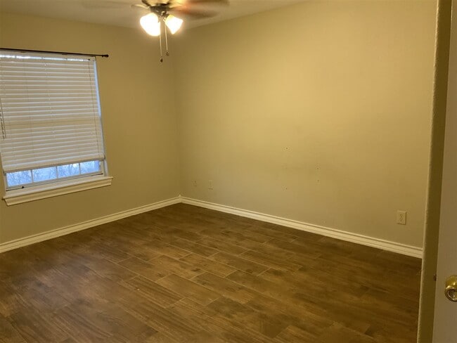 Building Photo - 2630 Comal Loop