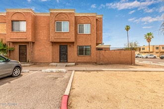 Building Photo - 4001 S 45th St