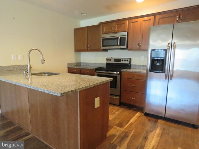 Building Photo - 130 S 46th St