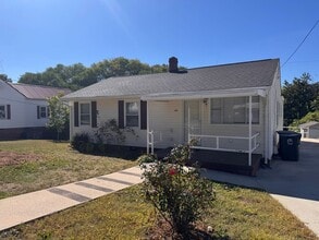 Building Photo - 1413 Maple St