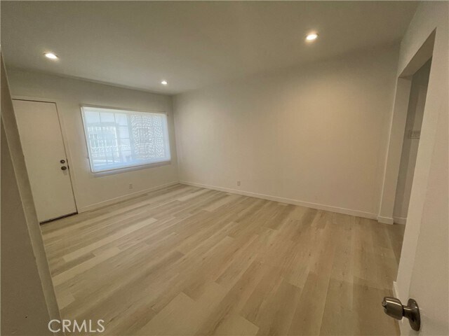 Building Photo - 1152 E 77th St