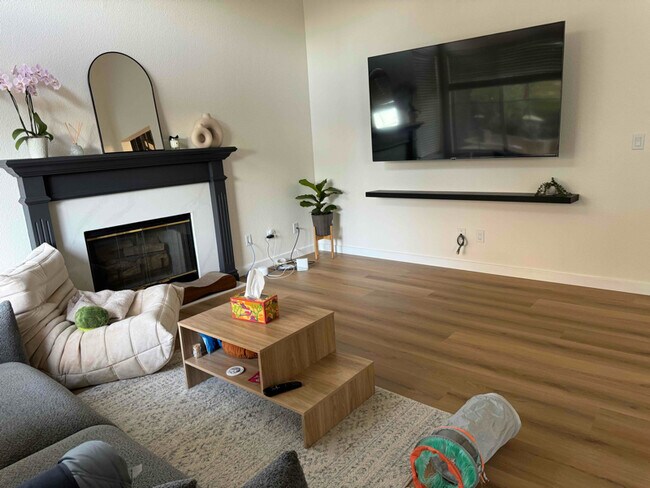 Foto del edificio - 2836 Shelter Hill Dr