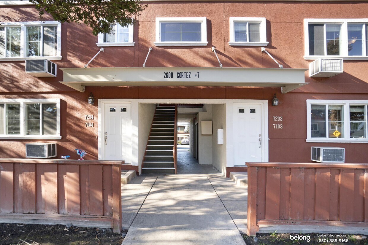 Primary Photo - 2600 Cortez Dr
