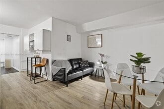 Building Photo - 2788 SW 33rd Ct