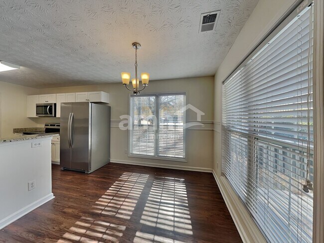 Foto del edificio - 795 Old Johnson Rd