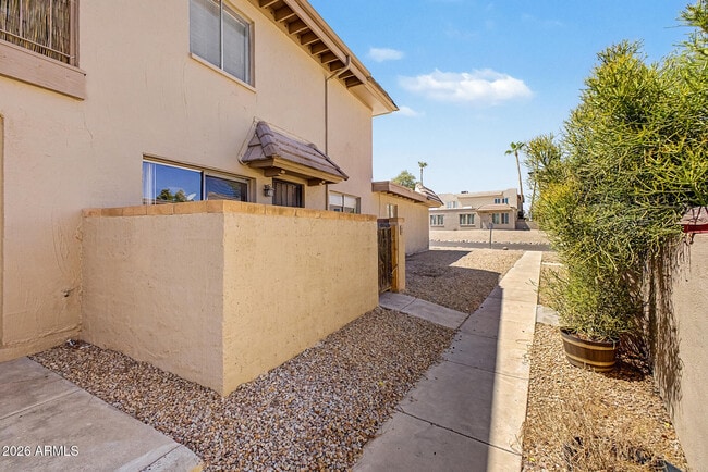 Building Photo - 17009 E Calle Del Oro