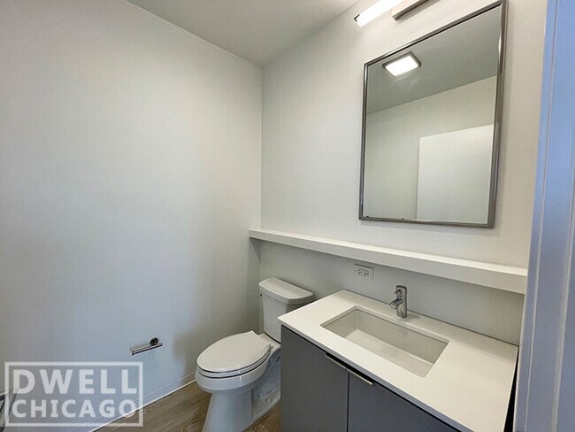 Foto del edificio - 2722 W Belden Ave