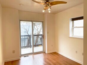 Building Photo - 2433 Manton St