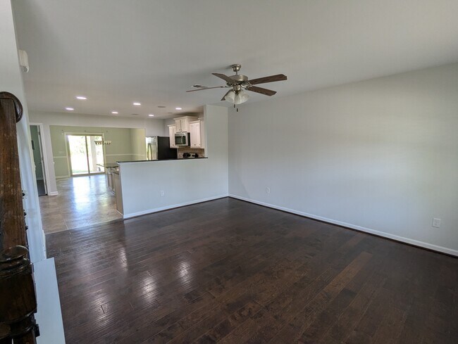 Building Photo - 66 Endeavor Cir