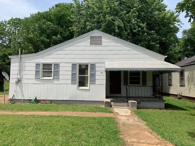 Primary Photo - Cute House with Large Storage Building