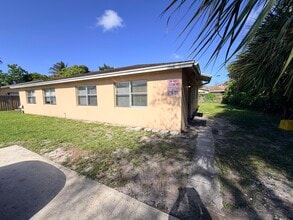 Building Photo - 3594 Almar Rd