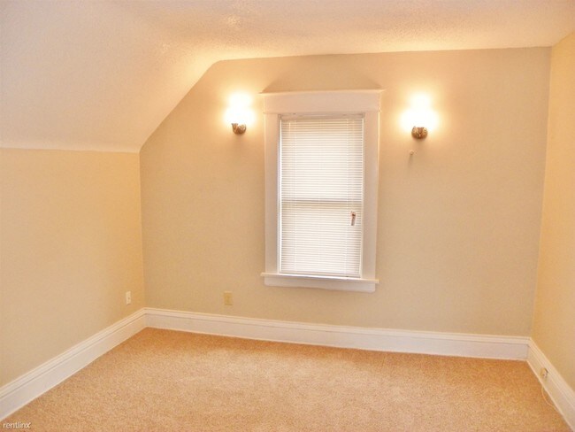Building Photo - 2 br, 1 bath House - 938 Cypress Street