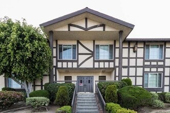 Building Photo - 4633 Marine Ave