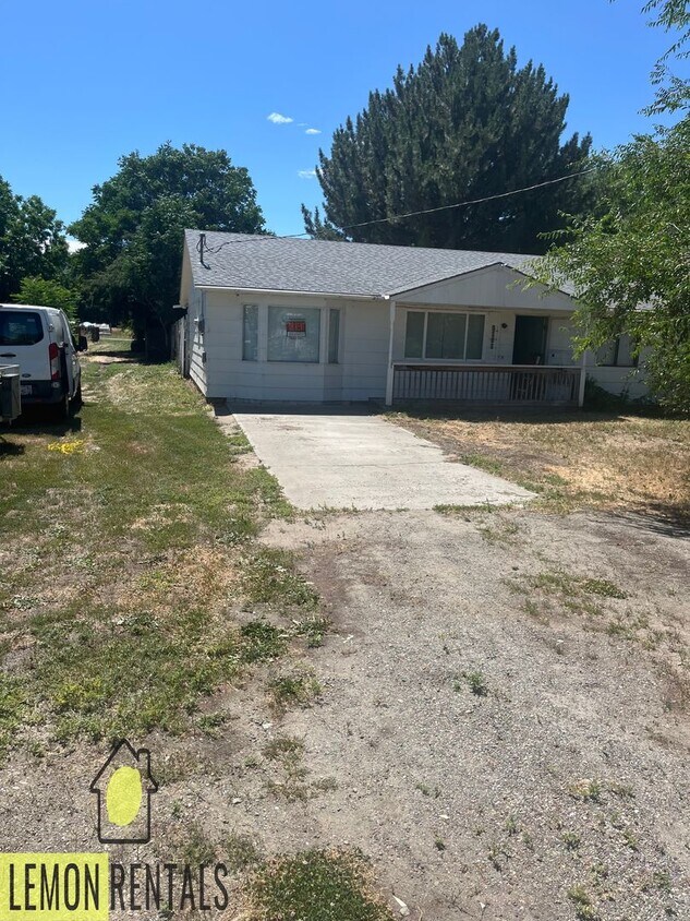 Foto principal - 3 bedroom house in Oroville $1,200/month