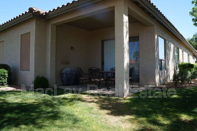 Foto del edificio - 9753 E Holiday Way
