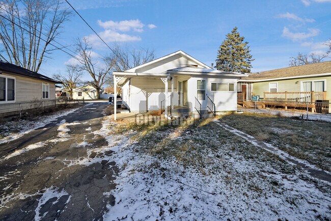 Foto del edificio - 2153 Wallace Ave