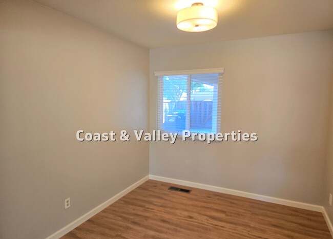 Foto del edificio - King City home for RENT!!!