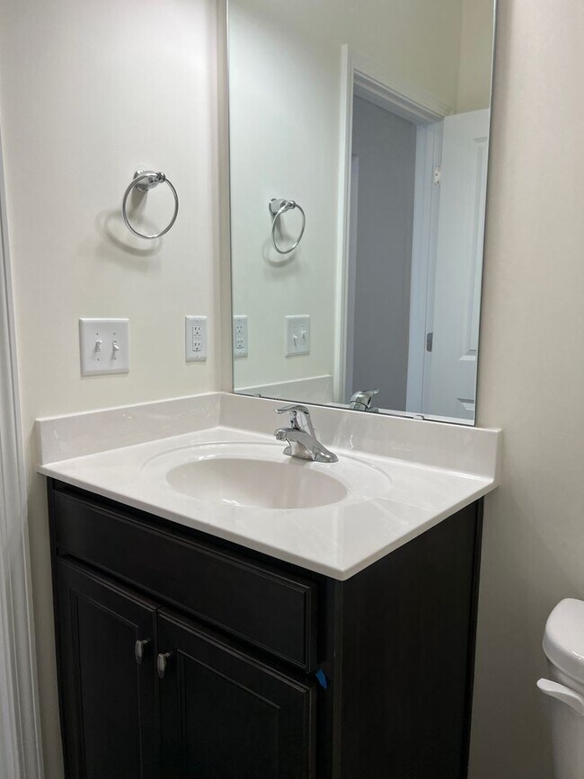 Foto del edificio - Coming Soon - Beautiful 3 bedroom 2.5 bath Home in Roebuck!