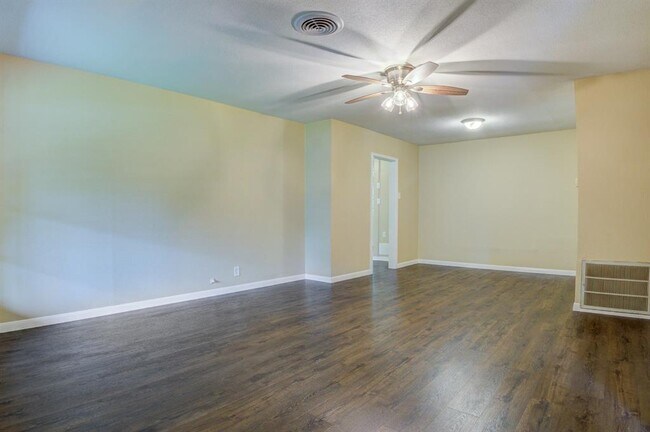 Building Photo - 4440 Castor St