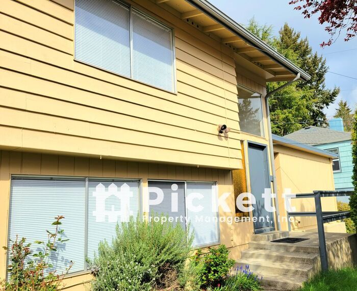 Fantastic 2 bedroom Townhouse in Townhome Rentals in