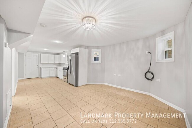 Foto del edificio - 4343 W Drummond Pl