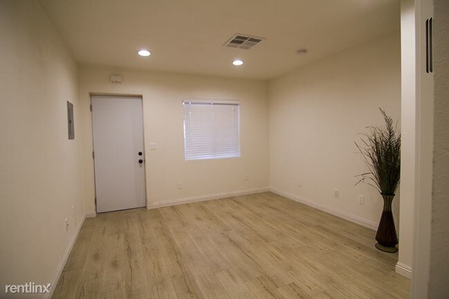 Foto del edificio - 119 Otis Ave