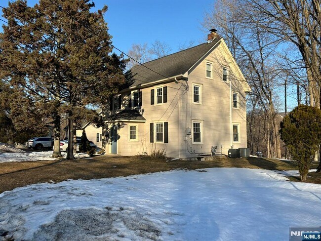 Foto del edificio - 86 Ringwood Ave