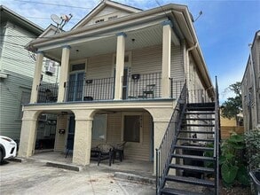 Building Photo - 844 1/2 Roosevelt Place Unit