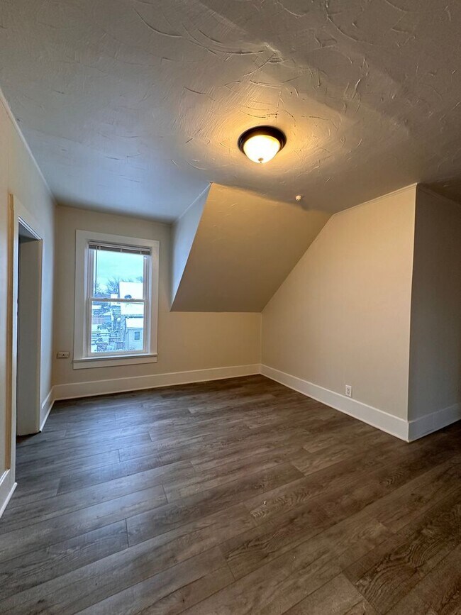 Foto del edificio - 248 N Franklin St