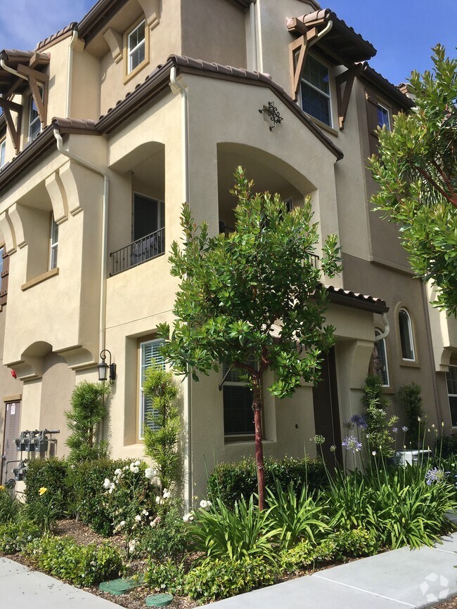 Laurel Apartments for Rent with Hardwood Floors San Marcos, CA 3