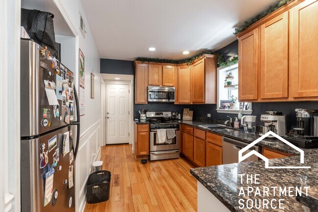 Building Photo - 4825 N Karlov Ave