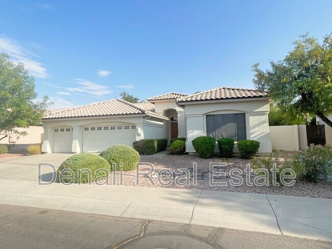 Foto del edificio - 1955 E Drake Dr