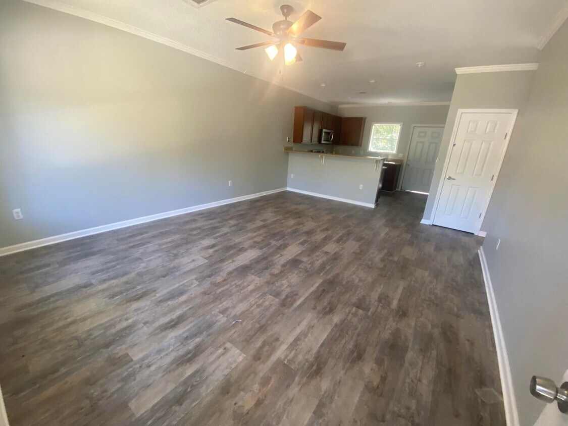 6041 W Jones St Unit 6043 W Jones, Bay Saint Louis, MS 39520