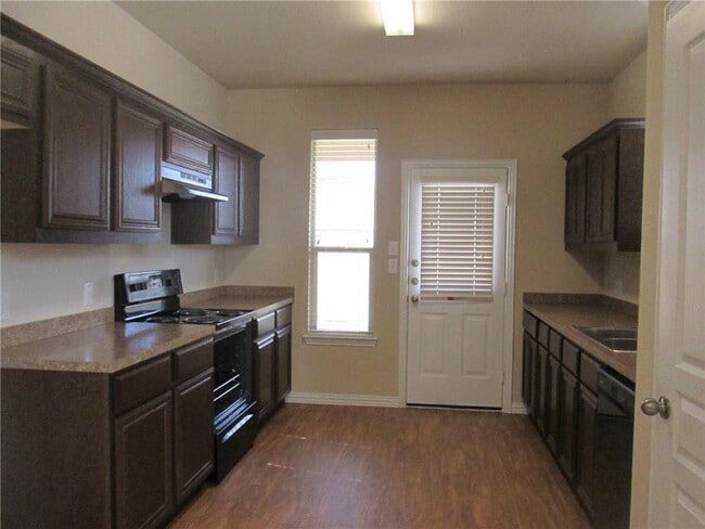Building Photo - 2029 Belshire Ct
