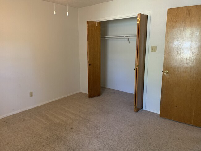 Building Photo - 2853 Forest Bend Dr