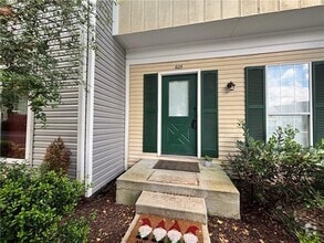 Building Photo - 605 Wedgewood Way