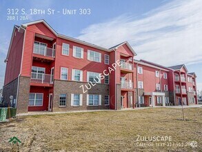 Building Photo - 312 S 18th St
